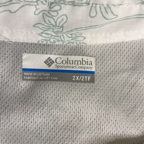 EUC Columbia antimacrobial lightweight button down - Picture 4 of 11